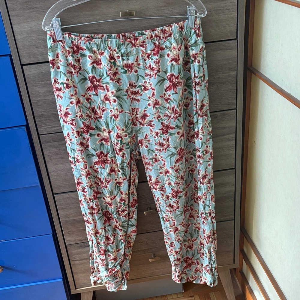 NorthStyle Red and Green Floral Pants